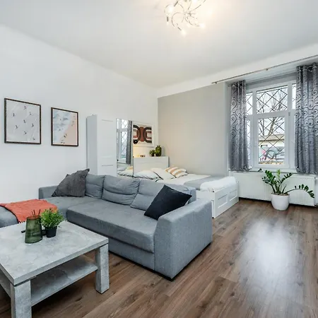 Apartment Rentero Smichov Riverside & Station